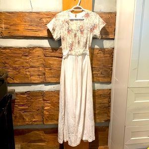 Beautiful Vintage Handmade Floral Linen Dress